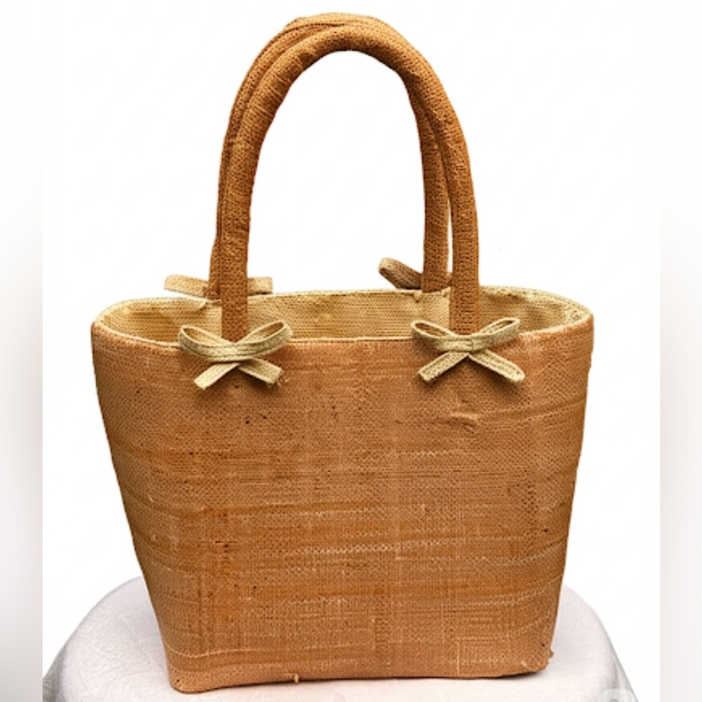 100% Raphia Straw Tote - Handmade in Madagascar